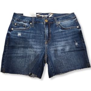 Seven7 Weekend Short 5" Inseam Cut Hem Denim W-414